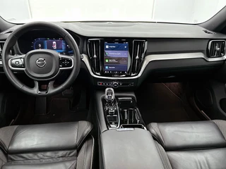 Volvo V60 2.0 T6 Plug-in hybrid AWD Plus Dark Automaat | Adaptive Cruise | Stoel/Stuurverwarming | Leder | Camera | CarPlay | BTW / 7