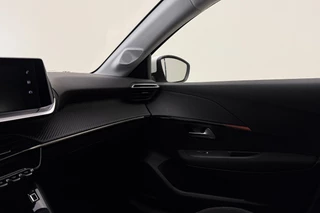 Peugeot 208 1.2 PureTech Blue Lease Active 75 PK | Handgeschakeld | Airco | Navigatie | Parkeersensor | Cruise Control | Licht Metalen Velgen | Camera | 1e eigenaar / 30