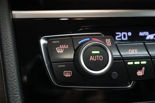 BMW 2 Serie Active Tourer 220i Executive Automaat  / Navigatiesysteem / Adaptieve LED koplampen / Hifi / Stoelverwarming / 16 Inch / Parkeersensoren voor+achter / Bluetooth / Cruise Control / Elektrische Achterklep / Verstelbare Achterbank / 32