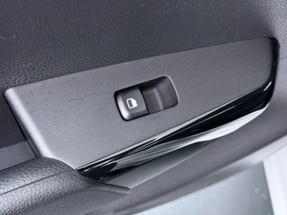 Kia Picanto 1.0 DPI DynamicLine  - Cruise Control - Navigatie - Airco - Achteruitrijcamera - Apple Carplay / Android Auto - Fabrieksgarantie tot 07-2032 - / 35