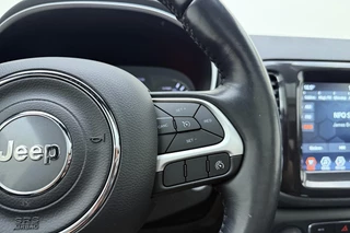 Jeep Compass 4xe 240 Plug-in Hybrid Electric S | Navigatie | Lederen bekleding | Panoramisch schuifdak | Keyless | Stoelverwarming | Zwart dak / 24
