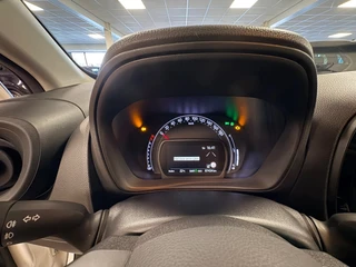 Toyota Aygo X 1.0 VVT-i MT first / apple /stoelverw /cruisec /camera/pdc/clima/boeken / 34
