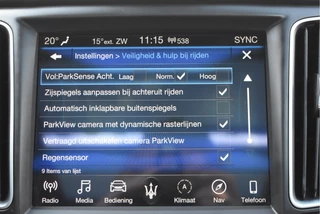 Maserati Levante 3.0 V6 AWD GranLusso 350 pk Facelift Driver ass.Pack 1 | Open dak | Harman/Kardon | Camera | Luchtvering | Carplay | Keyless | DAB | Full LED | 20" / 67