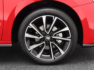 Škoda Fabia 1.0 TSi Monte Carlo 115 Pk Automaat | Stoelverwarming | Camera | Climatronic | CarPlay | Cruise Control | 17 Inch | 27.303 Km !! / 8