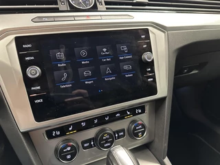 Volkswagen Passat Variant 1.5 TSI Highline NAVI CARPLAY CRUISE LM ECC. / 30
