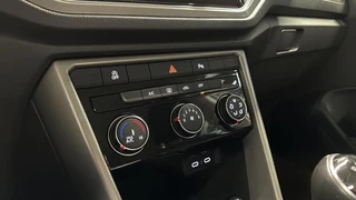 Volkswagen T-Roc 1.0 TSI Style Business CARPLAY NAVI ADAPTIEF CRUISE. / 46