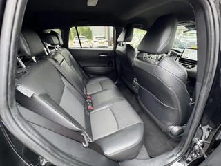 Toyota Corolla Cross 2.0 HYBRID 184PK FIRST-EDITION BLIND-SPOT EL-ACHTERKLEP LM-VELGEN KEYLESS PARK-SENSOREN STOELVERW DRAADLOOS-LADEN AD-CRUISE BLUETOOTH / 20