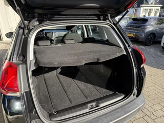 Peugeot 2008 1.6 VTi Active / 7