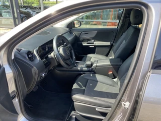 Mercedes GLA 200 163pk 7G-DCT Business Solution / 17
