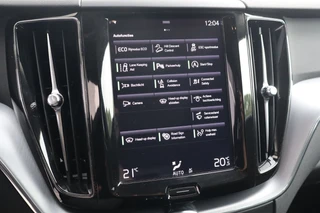 Volvo XC60 2.0 T6 310pk AWD Heico Sport - Panoramadak - 22 inch - Head up - Half leder - Camera / 21