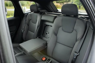 Volvo XC60 2.0 T6 PHEV Long range AWD R-Design|360 Camera|Trekhaak|Harmann|HUD|Stoel+Stuurverwarming| / 42