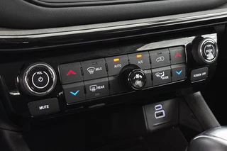 Jeep Compass 4xe 240 Plug-in Hybrid Electric S Leder Stuur-Stoelverwarming Apple Carplay / 40