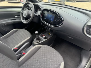 Toyota Aygo X PREMIUM CABRIO KEYLESS PARK-SENSOREN STOELVERWARMING APPLE/ANDROID LM-VELGEN 18" / 12