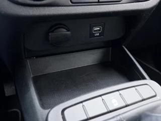 Hyundai i10 1.0 i-Motion DAB | Dealer onderhouden / 28