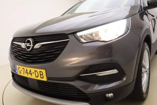 Opel Grandland X 1.2 Turbo 130pk Innovation | Navigatie | Trekhaak | Climate control | AGR Comfortstoelen | Elektrische achterklep | Stoel- en stuurverwarming | Camera / 21