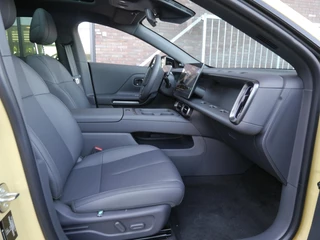 Leapmotor B05 ProMax Design 67.1 kWh | Panoramadak | Elektrisch verstelbare stoelen | Stuurwiel verwarming | Apple carplay/Android auto | Sfeerverlichting | Regensensor | Privacyglas | 19 inch lichtmetalen velgen / 15