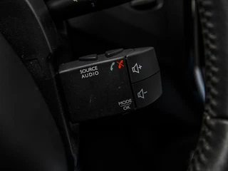 Renault Captur 1.2 TCe Dynamique | Automaat | Navi | Camera | Keyless | Climate control | Trekhaak / 31