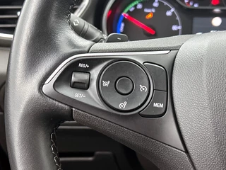 Opel Grandland X 1.6 Turbo Hybrid4 Business Elegance | Automaat | Cruise control | Stoelverwarming | Parkeersensoren / 18