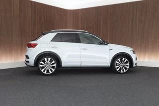 Volkswagen T-Roc 1.5 TSI 150pk DSG R-Line Sport Keyless Virtual Cockpit Navigatie / 8