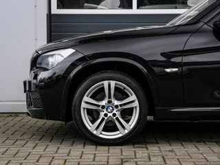 BMW X1 SDrive18i M-sport | Panoramadak | Leder | Xenon | Navi | Harman&Kardon | Stoelverwarming | Climate control / 17