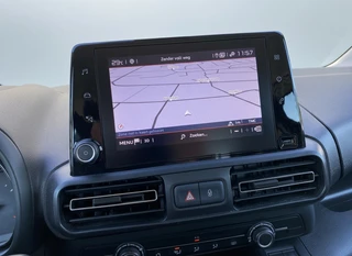 Citroën Berlingo 1.2 PureTech Feel  | dealer onderh. | navigatie | cruise control | airco | parkeersensoren | all season banden / 22