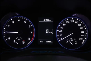 Hyundai Kona 1.0T Premium  - Elektrische Stoelen - Trekhaak - Stoelverwarming - Achteruitrijcamera - Climate Control - Apple Carplay/Android Auto - Virena Zekerheidspakket t.w.v. €895,- / 48