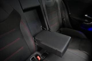 Mercedes-Benz A-Class 250 e Star Edition LIMITED ACC PDC Panoramadak Sfeerverlichting AMG NAP / 20