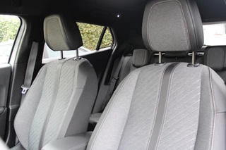 Peugeot 2008 1.2T Allure Pack  | Adaptieve cruise | BLIS | Camera | Led / 24