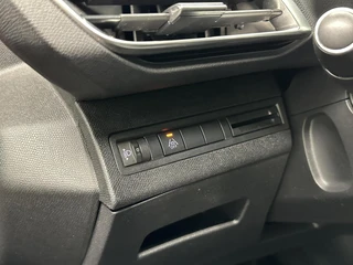 Peugeot 3008 1.2 PureTech Allure TREKHAAK NAVI CARPLAY LM CRUISE ECC. / 19