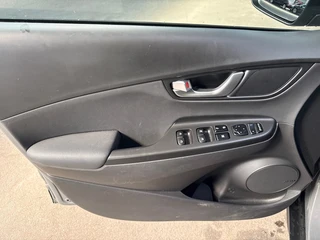Hyundai Kona 1.6 GDI HEV Premium Automaat Stoelkoel+verw. Carplay Adap.Cruis / 16