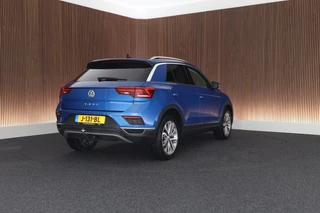 Volkswagen T-Roc 1.5 TSI 150pk DSG Sport Trekhaak Stoelverwarming Camera Keyless Navigatie / 9