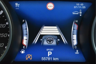 Maserati Levante 3.0 V6 AWD GranLusso 350 pk Facelift Driver ass.Pack 1 | Open dak | Harman/Kardon | Camera | Luchtvering | Carplay | Keyless | DAB | Full LED | 20" / 53