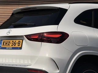 Mercedes-Benz GLA 250 e Business Solution AMG / 17