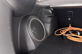 Mitsubishi Outlander 2.0 PHEV Automaat instyle | Navigatie | Lederen bekleding | Achteruitrijcamera | Elektrische achterklep | Stoel- en stuurverwarming | Verwarmd voorraam / 14