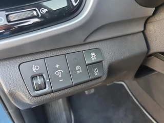 Kia Stonic 1.0T DynamicLine | Camera | Climate control | Apple Carplay / Android Auto | Cruise control | Parkeersensoren achter | Lichtmetalen velgen 16inch | / 32