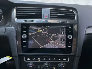 Volkswagen Golf Variant 1.0 TSI DSG Highline Business R LED Panoramadak Stoelverwarming Navigatie Parkeersensoren / 13