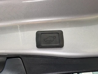 Toyota RAV4 2.5 Plug-in Hybrid AWD Style STUUR & STOELVERWARMING (OOK ACHTER) PDC V+A ELEK. ACHTERKLEP / 9