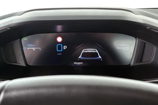 Peugeot 208 1.2 Hybrid 100 e-DCS6 Allure / 11