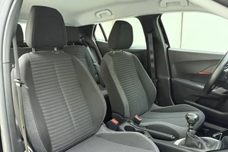 Peugeot 2008 1.2 PureTech Active Cruise Control l Airco l Apple Carplay/Android Auto l Parkeersensoren l Centrale Deurvergrendeling l Elektrische ramen l Elektrisch Verstelbare Spiegels / 11