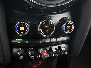 Mini Mini 2.0 John Cooper Works | Camera | Stoelverw. | Navi | Cruise Control | Harman/Kardon / 26