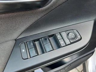 Toyota C-HR 1.8 Hybrid 140 Dynamic BLIND-SPOT APPLE/ANDROID NAVI KEYLESS PARK-SENSOREN LM-VELGEN AD-CRUISE CAMERA / 16