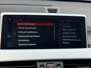 BMW X1 xDrive20i High Executive  | Afn. trekhaak | Pano | LED | Leder | Sportstoelen | Apple/Android | Stoelverwarming / 50