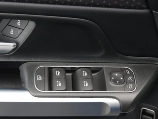 Mercedes GLB 180 Luxury Line | Widescreen |  Apple carplay - android auto / 32