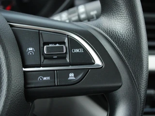 Suzuki Swift 1.2 Comfort Smart Hybrid / 24