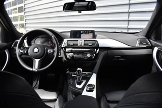 BMW 3 Serie Touring 320i M Sport Shadow  | Virtual Cockpit | Achteruitrijcamera | Groot Navi | HiFi | / 5