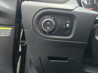 Opel Grandland X 1.2 Turbo Business Executive / 15