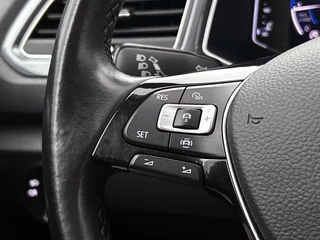 Volkswagen T-Roc 1.5 TSI Sport | Trekhaak | Camera | CarPlay | Stoel-/Stuuverwarming | Adaptive Cruise | / 19