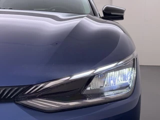 Kia EV6 Light 77.4 kWh SOH 100% | 3.000KM UNIEKE KM-STAND | KIA DEALER ONDERHOUDEN | 1E EIGENAAR | LEDEREN BEKLEDING | CAMERA | ADAPTIVE CRUISE | KIA GARANTIE TOT 10-2030 | BTW VERREKENBAAR / 15