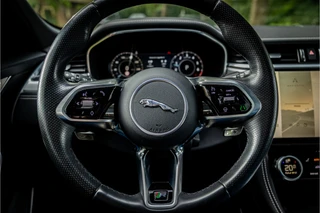 Jaguar F-PACE 2.0 P400e PHEV R-Dynamic Black  Panorama Adaptive Cruise ACC / 10