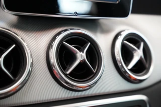Mercedes-Benz GLA 200 Ambition  Panoramadak Navigatie Bi-Xenon / 15